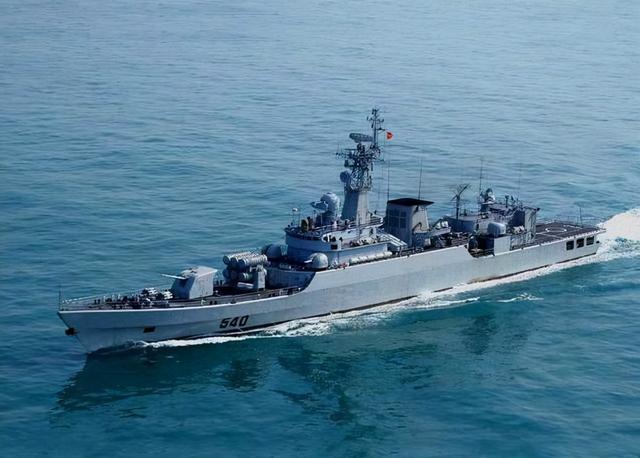 在053h2g基础上改造提拔的053h3型护卫舰,其中北海舰队的那艘528舰,曾